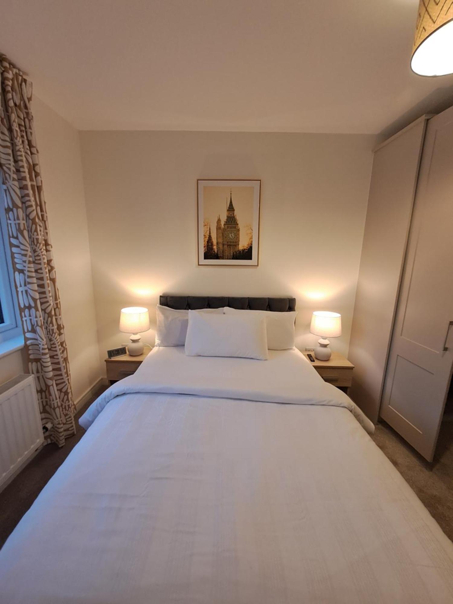 Cozy Bedroom In Lucan, Dublin Exterior foto